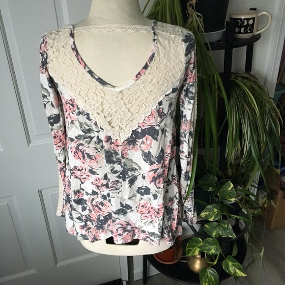 Cottagecore Floral Lace Long Sleeve Top - Picture 3 of 4